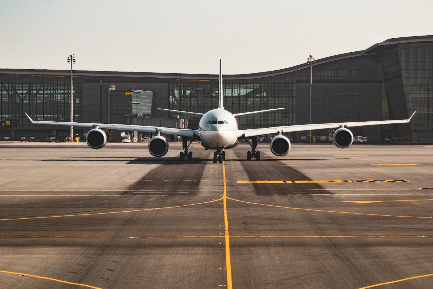 Uçakların bulunduğu apron sahası